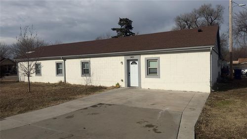 1401 E Woodson St, El Reno, OK, 73036-3253 | Card Image