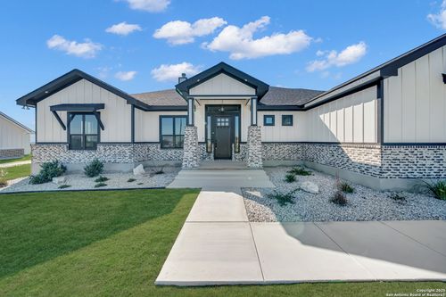 158 Estates Dr, La Vernia, TX, 78121-0147 | Card Image