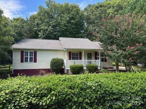 105 Alexander Dr, Cleveland, NC, 27013-8411 | Card Image