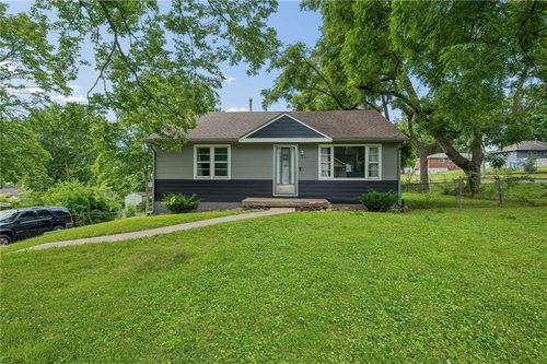 4801 Ne 46th Ter, Kansas City, MO, 64117-1327 | Card Image