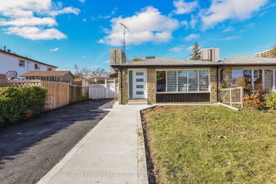 95 Cathcart Cres, House attached with 3 bedrooms, 4 bathrooms and 8 parking in Brampton ON | Image 2