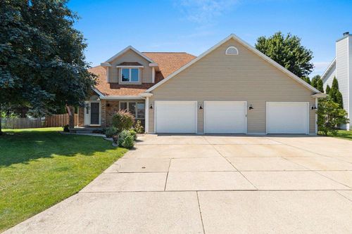 1584 Van Road, BELLEVUE, WI, 54311 | Card Image