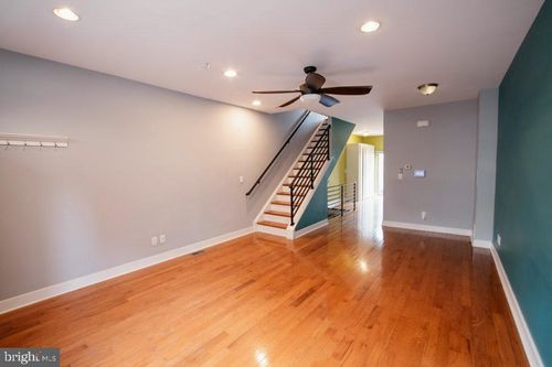 1727 Annin St, PHILADELPHIA, PA, 19146-3007 | Card Image