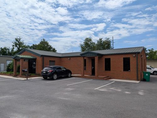 1321 W Hill Ave, Valdosta, GA, 31601-5204 | Card Image