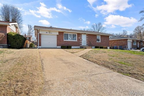 211 Southampton Dr, Saint Louis, MO, 63125-3369 | Card Image