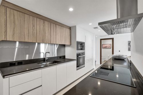 unit-4710-1000 Brickell Plz, Miami, FL, 33131-3878 | Card Image