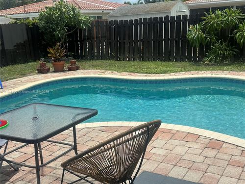 4861 Ne 8th Ave, Oakland Park, FL, 33334-3215 | Card Image