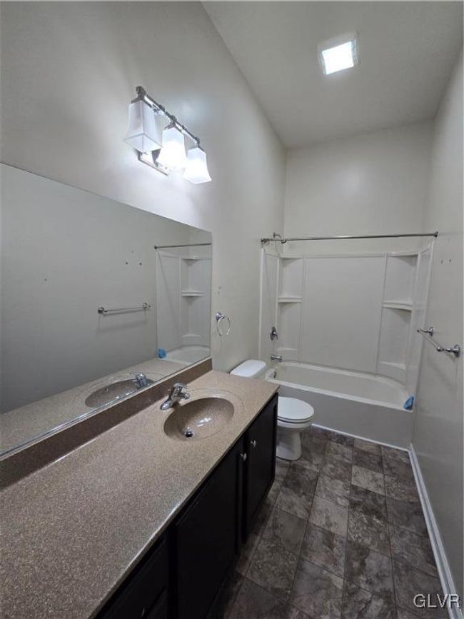 B - 7617 Hamilton Blvd, Condo with 2 bedrooms, 1 bathrooms and null parking in Trexlertown PA | Image 6