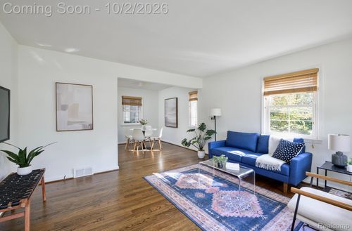 622 Graefield Ct, Birmingham, MI, 48009-5843 | Card Image