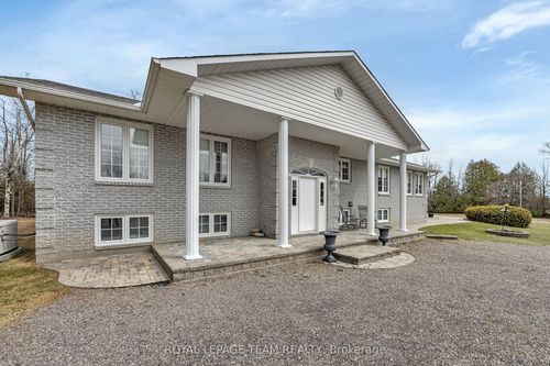 1961 Manotick Station Rd, Ottawa, ON, K0A2W0 | Card Image