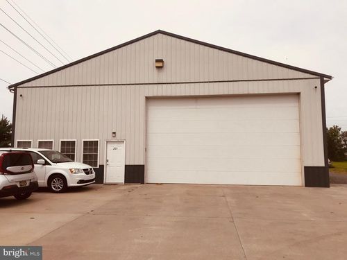 205 East St, HARRINGTON, DE, 19952-3372 | Card Image