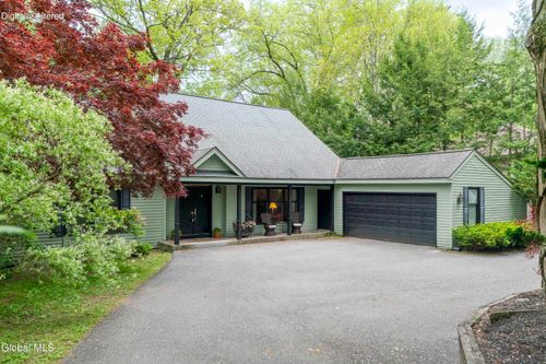 10 Longwood Dr, Saratoga Springs, NY, 12866-2832 | Card Image