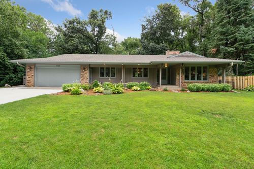 4734 Westgate Rd, Minnetonka, MN, 55345-3929 | Card Image