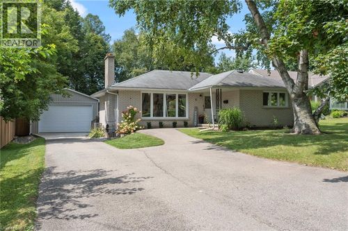 16 Gibson Dr, Simcoe, ON, N3Y3L2 | Card Image