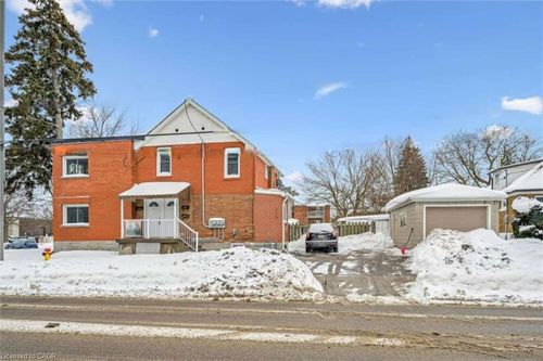 319 Victoria St S, Kitchener, ON, N2M3A4 | Card Image