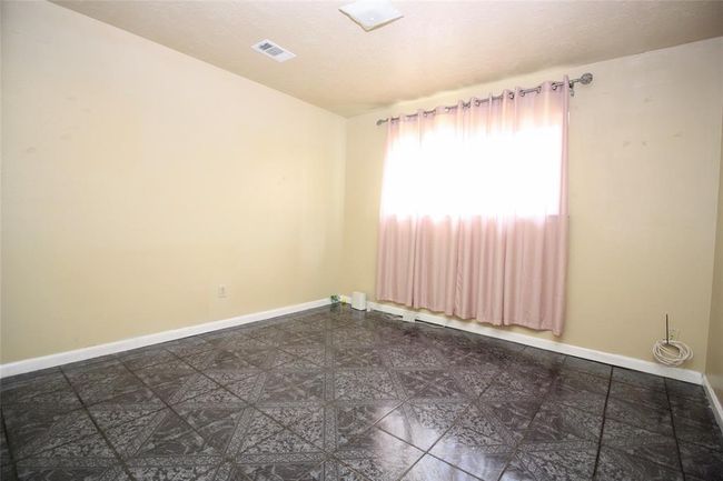 Secondary Bedroom | Image 35