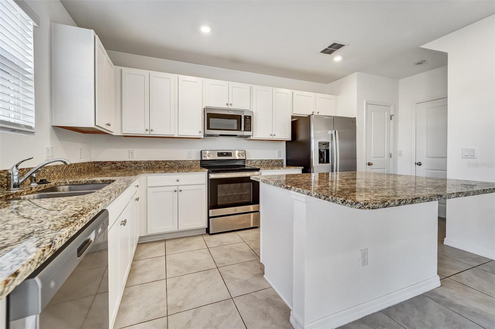 Residential in ZEPHYRHILLS 4