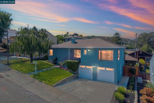 3716 Kenwood Ave, San Mateo, CA, 94403-4119 | Card Image