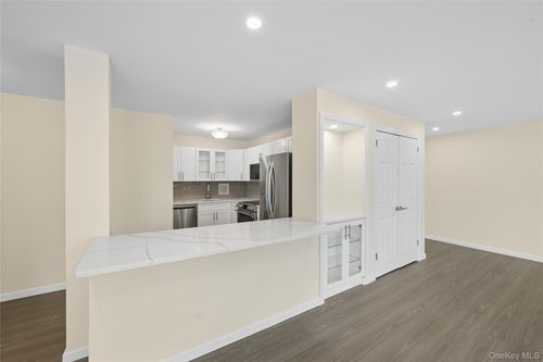 3d-166-26 Powells Cove Blvd, Whitestone, NY, 11357-1549 | Card Image