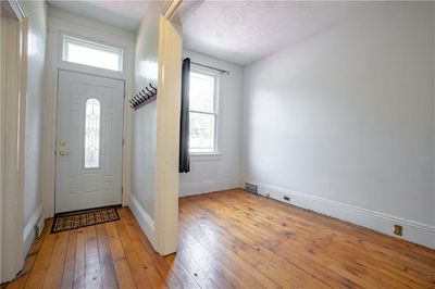 321 Main St W, Townhouse with 3 bedrooms, 2 bathrooms and null parking in Hamilton ON | Image 3