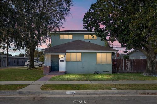 1017 Paloma St, Bakersfield, CA, 93304-4236 | Card Image