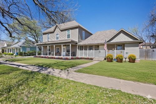 913 W Chestnut Street, Denison, TX, 75020 | Card Image