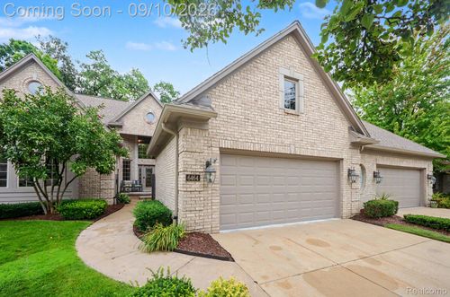 6464 Enclave Dr, Clarkston, MI, 48348-4858 | Card Image