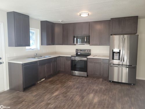 611 N Lincoln Ave, Eagle Grove, IA, 50533-1029 | Card Image