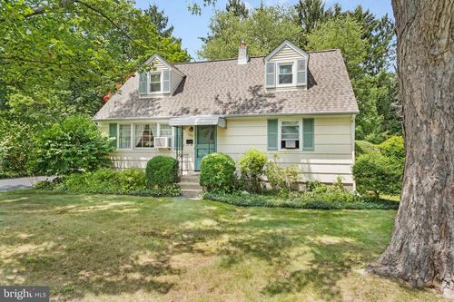 134 W Broad St, HOPEWELL, NJ, 08525-1924 | Card Image