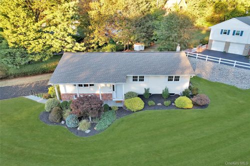 12 Fernwood Dr, New City, NY, 10956-5915 | Card Image