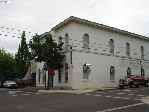 749 Se Jackson St, Roseburg, OR, 97470 | Card Image