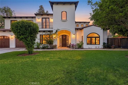 3939 W Robinwood Ave, Visalia, CA, 93291-5520 | Card Image