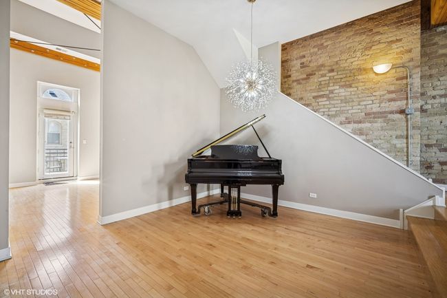 APT-211 - 242 Leonard Wood S, Condo with 2 bedrooms, 1 bathrooms and 1 parking in Highland Park IL | Image 6