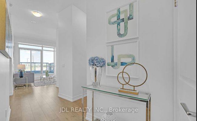 206 - 8130 Birchmount Rd, Condo with 3 bedrooms, 2 bathrooms and 1 parking in Markham ON | Image 5