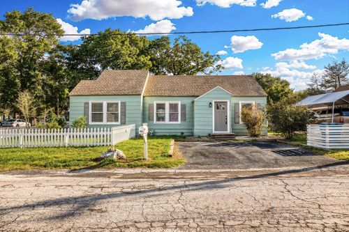 408 N Hunt St, Bellville, TX, 77418-1329 | Card Image