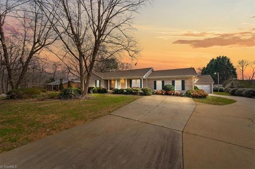 8997 Pepper Ridge Ct, Oak Ridge, NC, 27310-9501 | Card Image