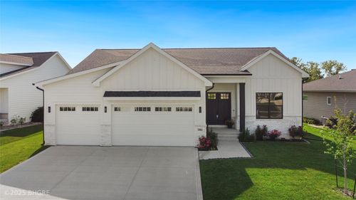 780 Ne Badger Ln, Waukee, IA, 50263-8766 | Card Image