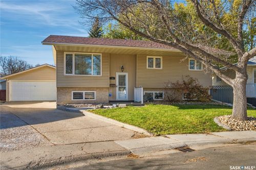 18 Bligh Bay, Regina, SK, S4X1R4 | Card Image