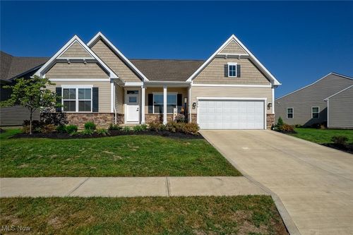 34674 N Legends Way, Grafton, OH, 44044-9348 | Card Image