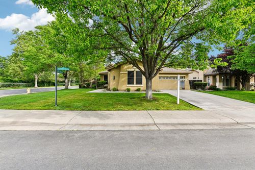 1040 Waterford Dr, West Sacramento, CA, 95605-2563 | Card Image