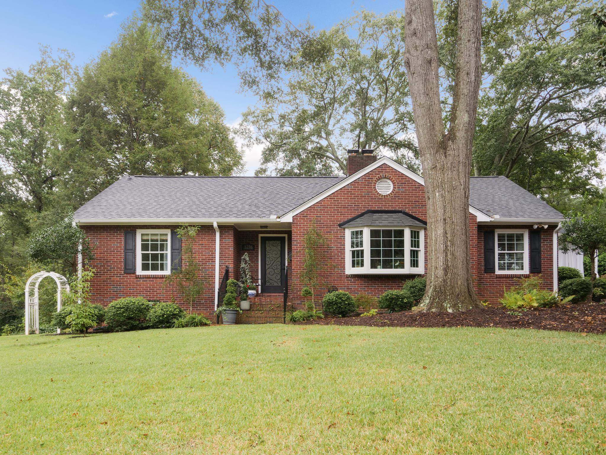 Brentwood Dr, Spartanburg, SC 29302