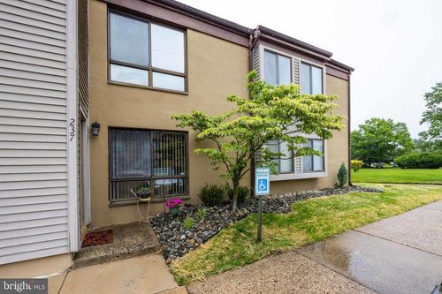 237 James Ct, MARLTON, NJ, 08053-2046 | Card Image