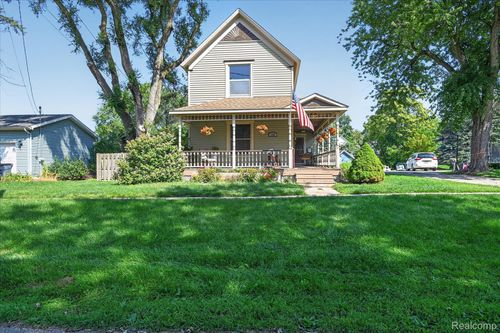 158 W 1st St, Perry, MI, 48872-8565 | Card Image