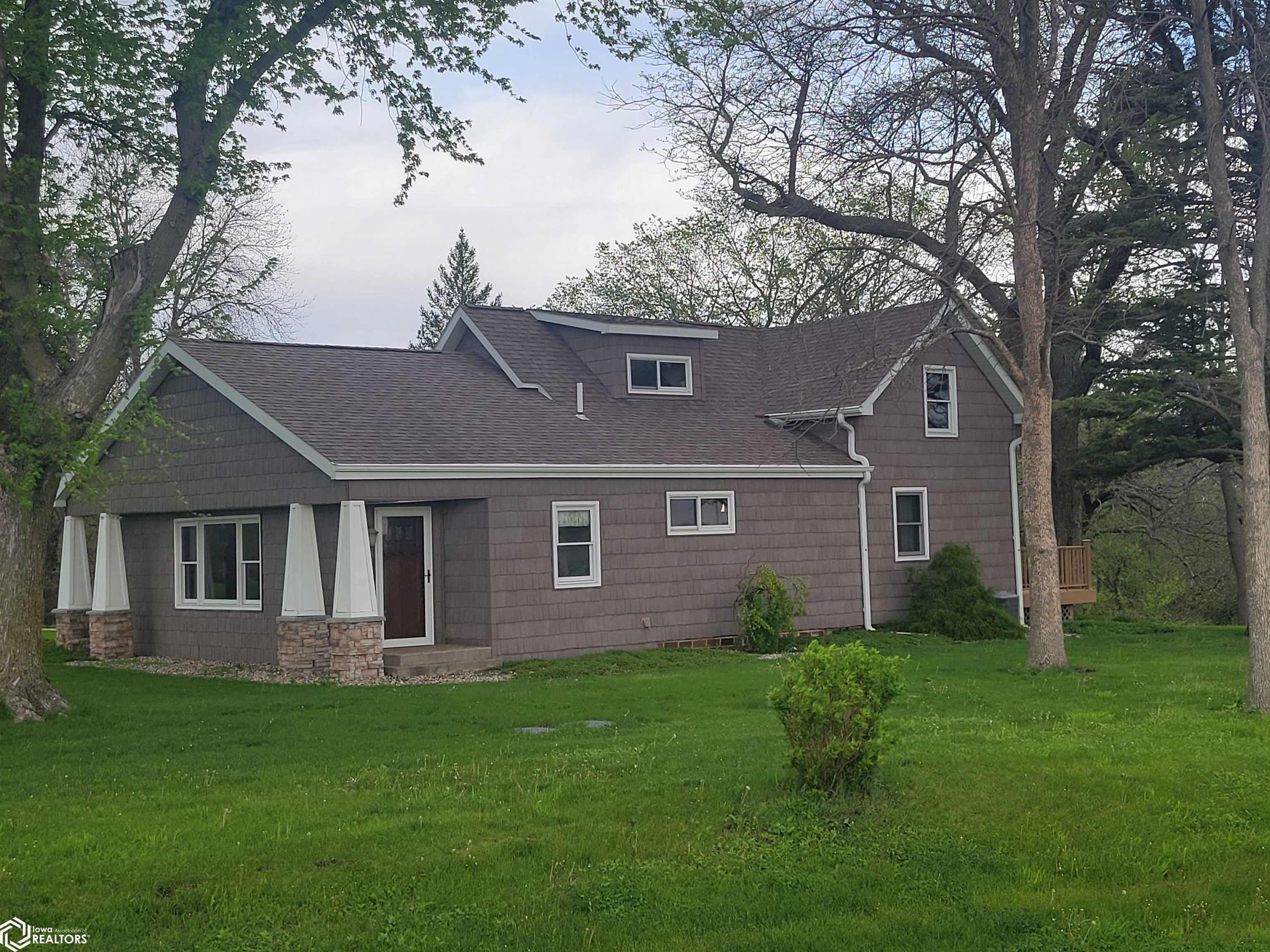 Davis Ave, Eagle Grove, IA 50533