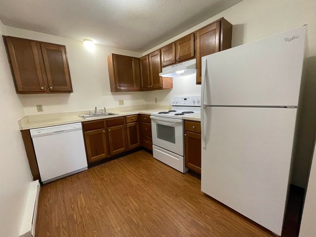 APT-22 - 11 Railroad Ave, Condo with 2 bedrooms, 1 bathrooms and null parking in Derry NH | Image 8