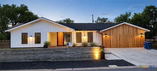 57 Ohio St, New Braunfels, TX, 78130-8105 | Card Image