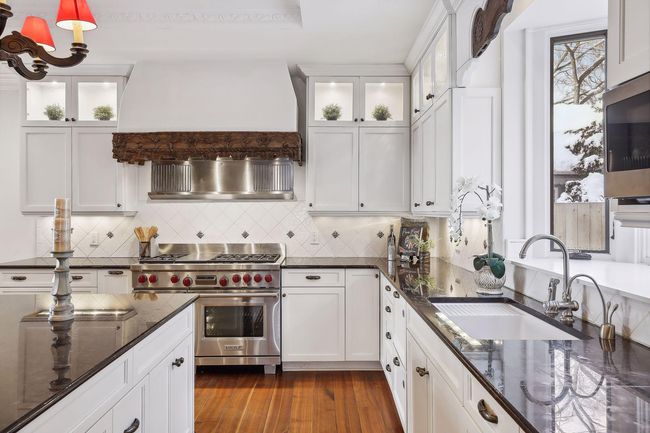 2667 E Lake Of The Isles Pkwy, House other with 4 bedrooms, 4 bathrooms and null parking in Minneapolis MN | Image 37