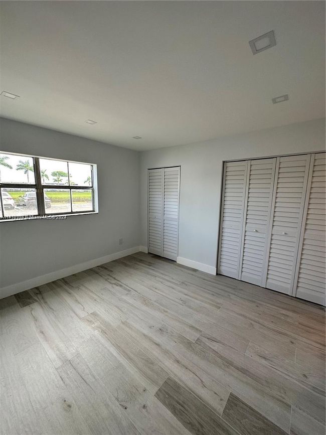 APT-906 - 8600 Sw 67 Th Ave, Condo with 1 bedrooms, 2 bathrooms and null parking in Pinecrest FL | Image 4