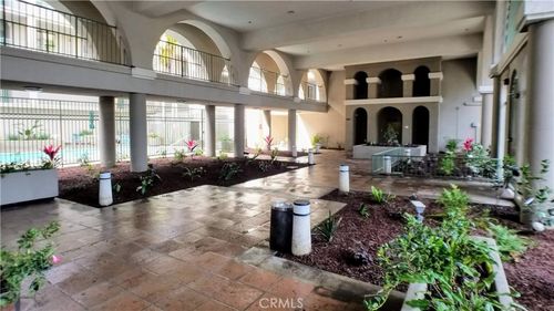 unit-313-555 Maine Ave, Long Beach, CA, 90802-1167 | Card Image