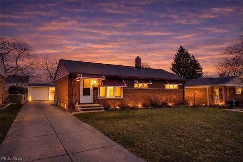 3605 Glenbar Dr, Fairview Park, OH, 44126-1245 | Card Image